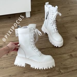 ZARA 100% LEATHER TREADED SOLE LACE-UP BOOT WHITE